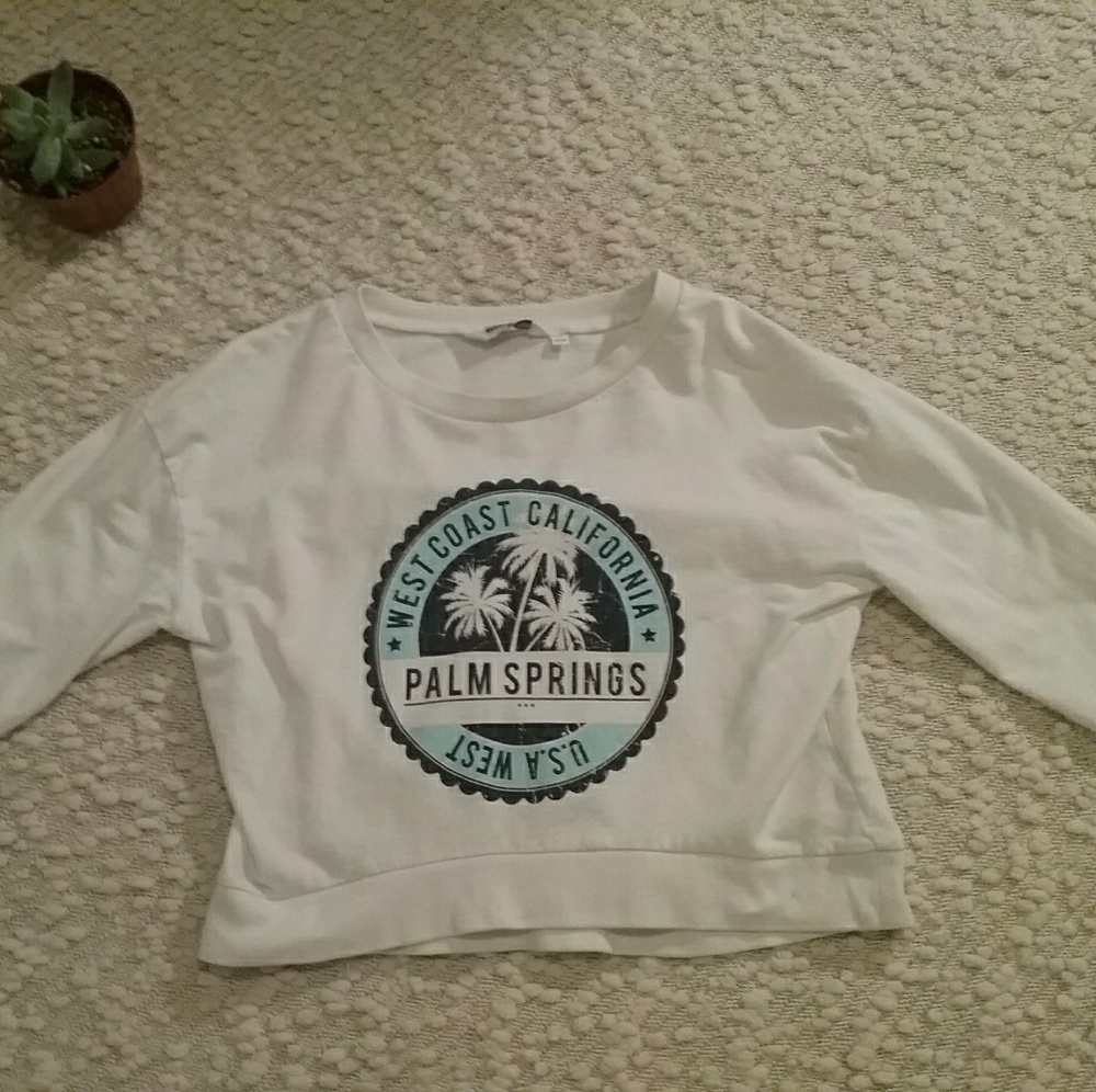 Super cut crop palm springs shirt.